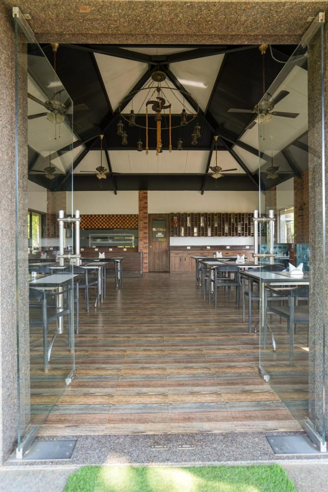 E&G Green Courts Resort At Koroli Hill Station Nashik Esterno foto